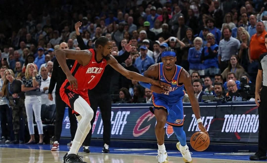 旺财28网页版-末节输18分！火箭崩盘遭雷霆双杀，杜兰特被羞辱，休媒喊杀谢泼德